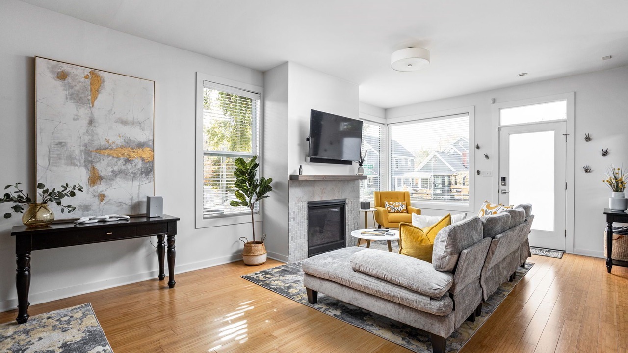 Photo of Livingroom in Near Northside