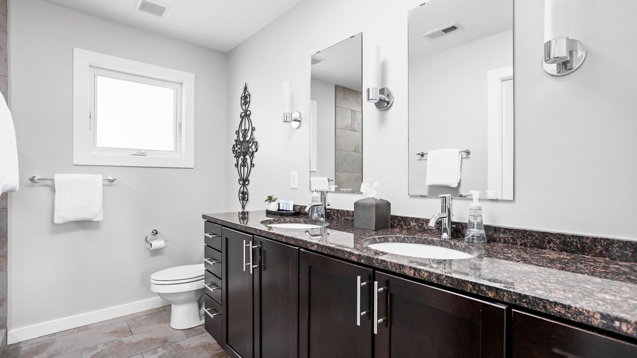 Photo of Bathroom in Near Northside