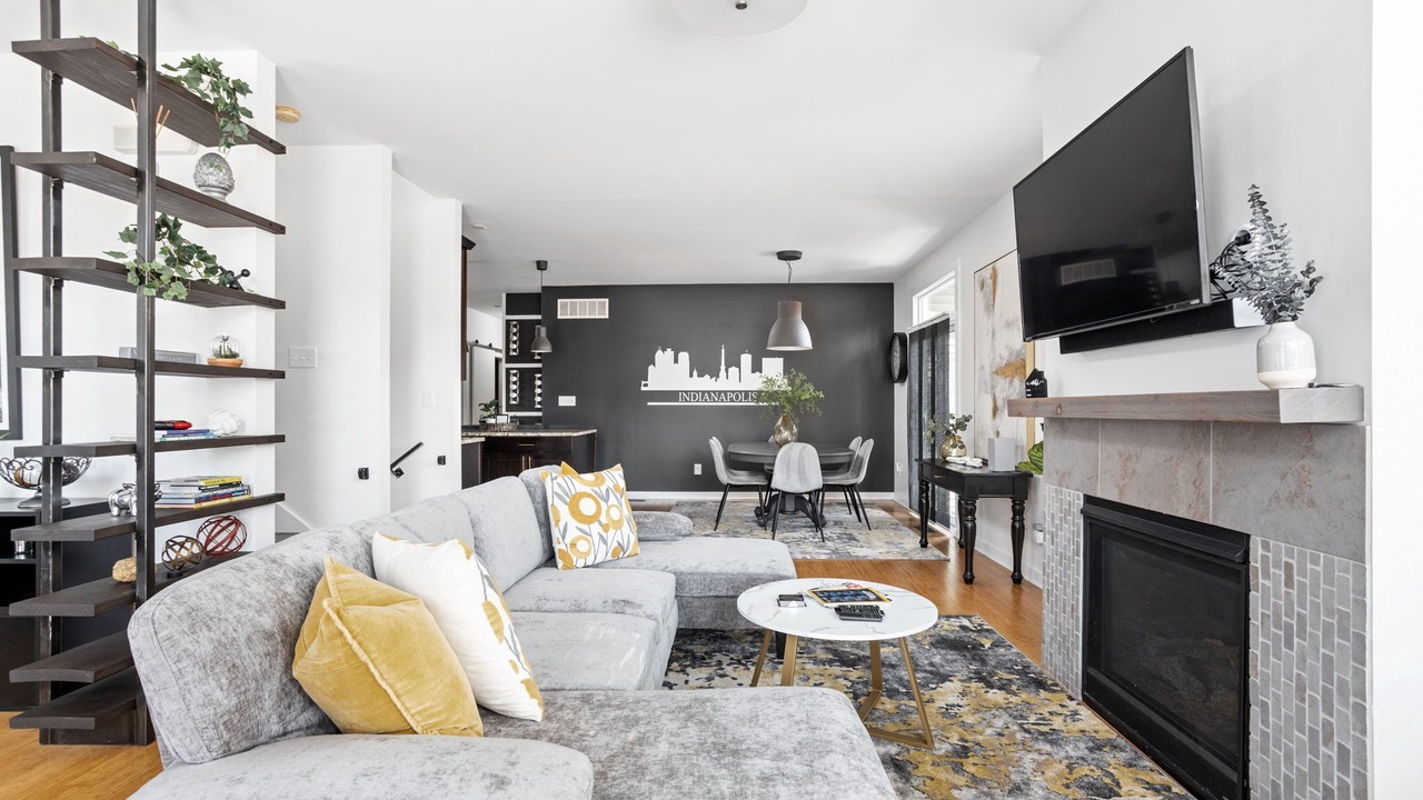 Photo of Livingroom in Near Northside