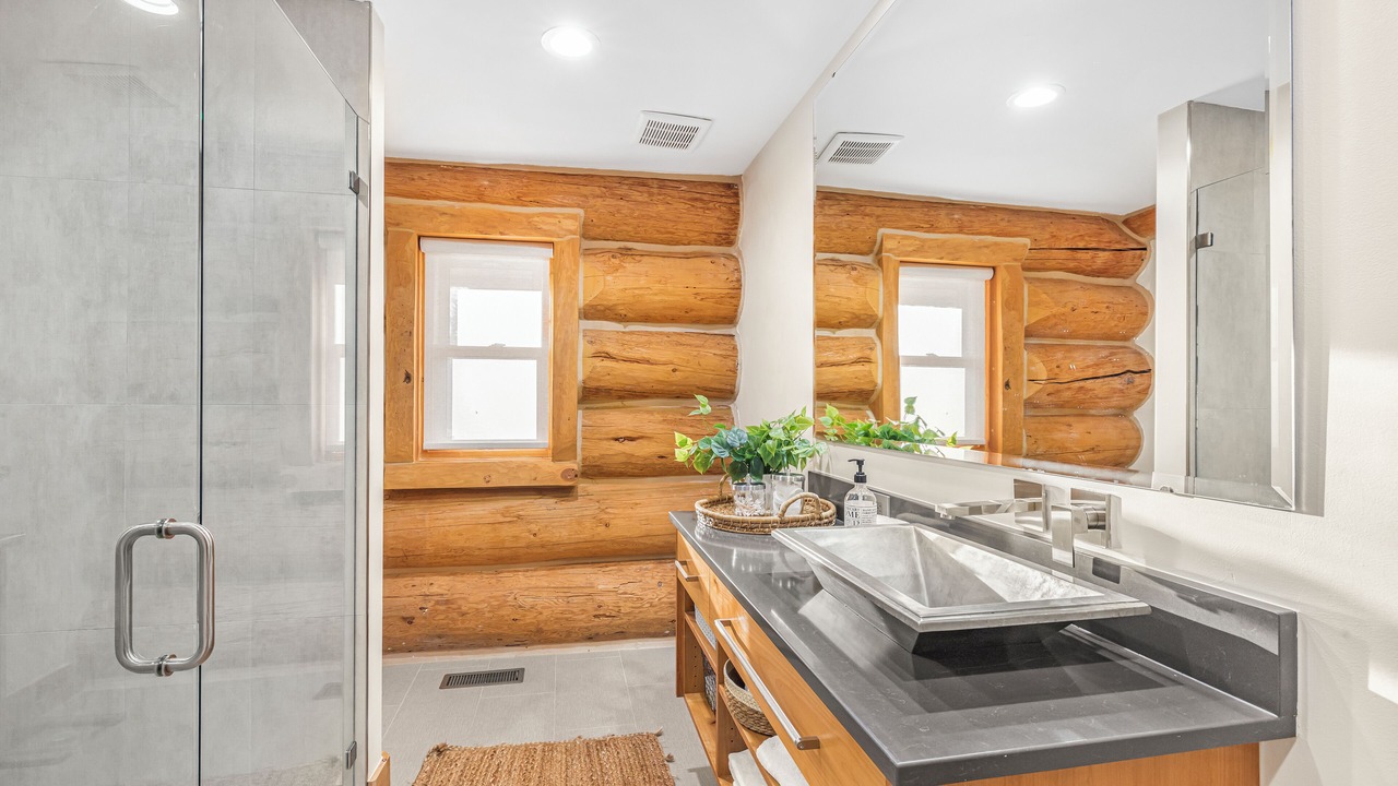 Photo of Bathroom in Swan Valley