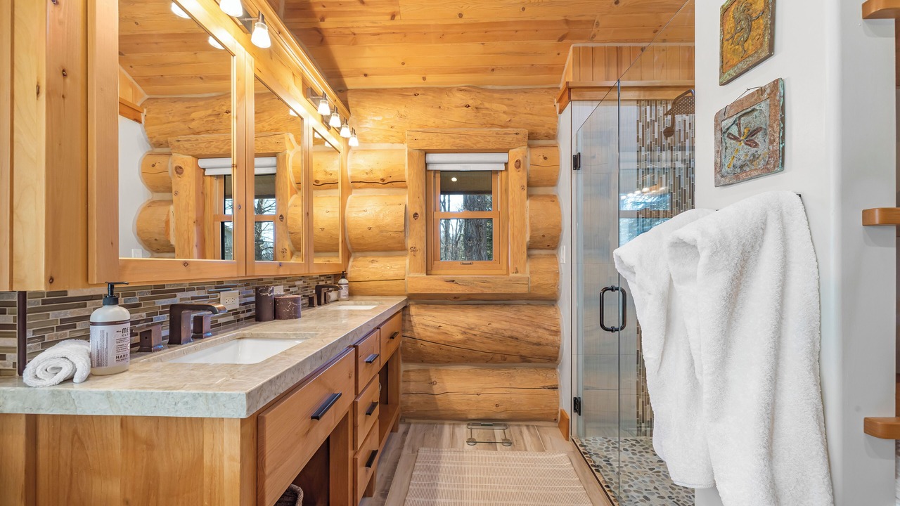 Photo of Bathroom in Swan Valley