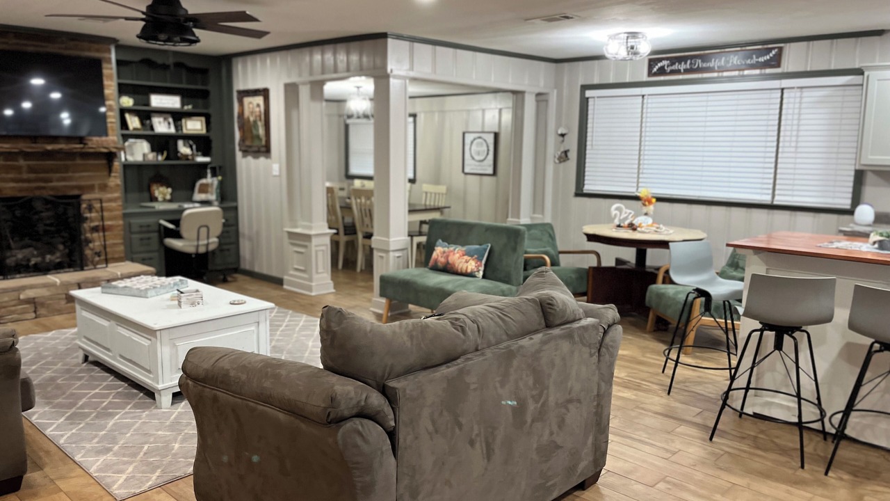 Photo of Livingroom in Wheeler