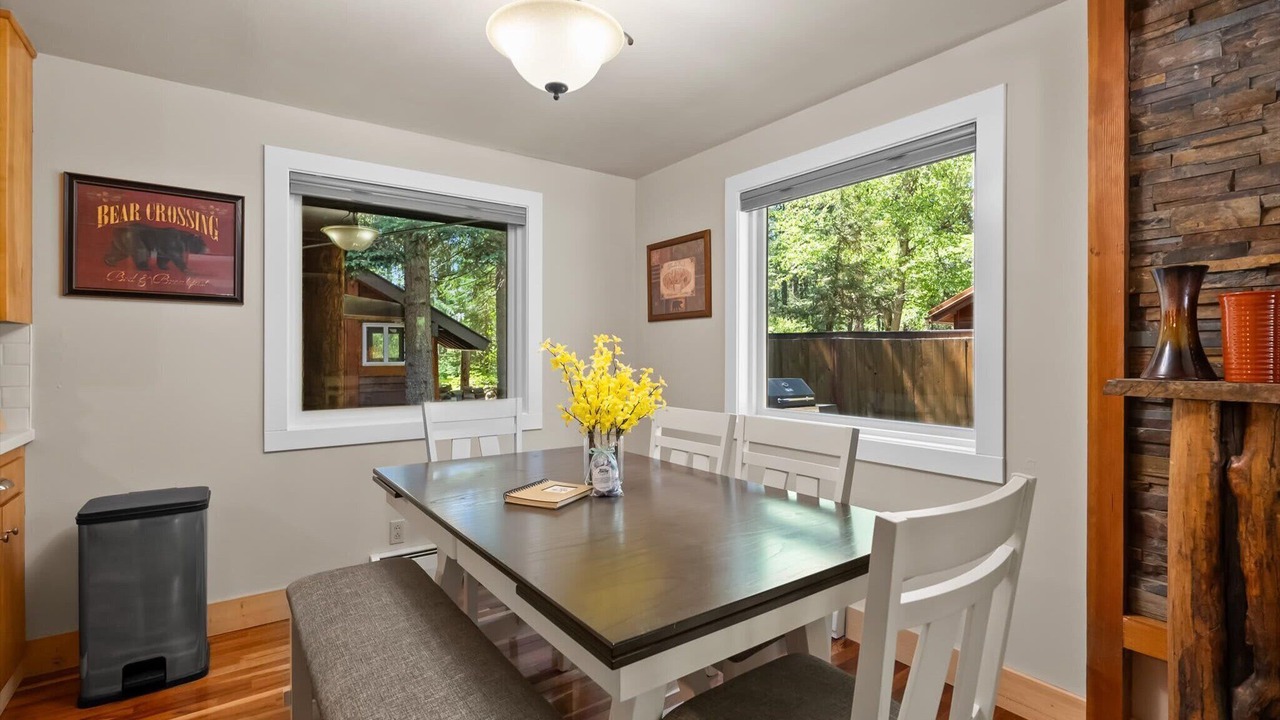 Photo of Livingroom in West Glacier
