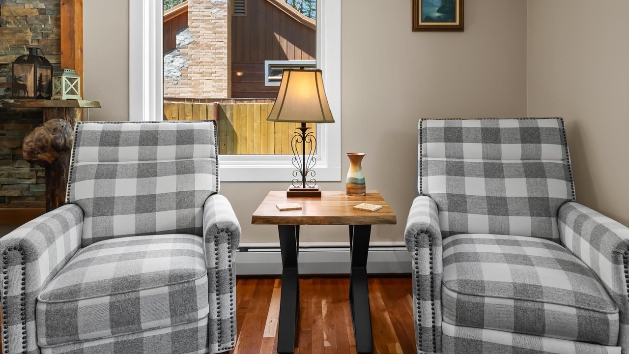 Photo of Livingroom in West Glacier