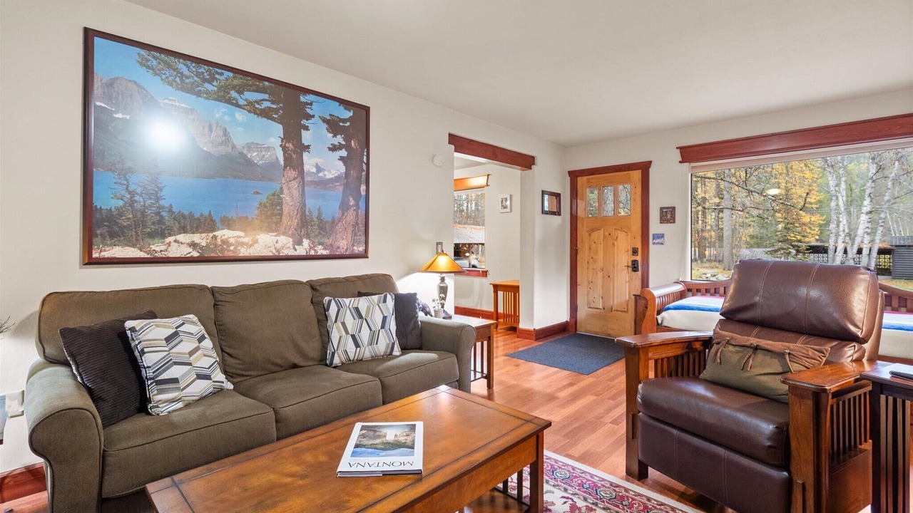 Photo of Livingroom in West Glacier