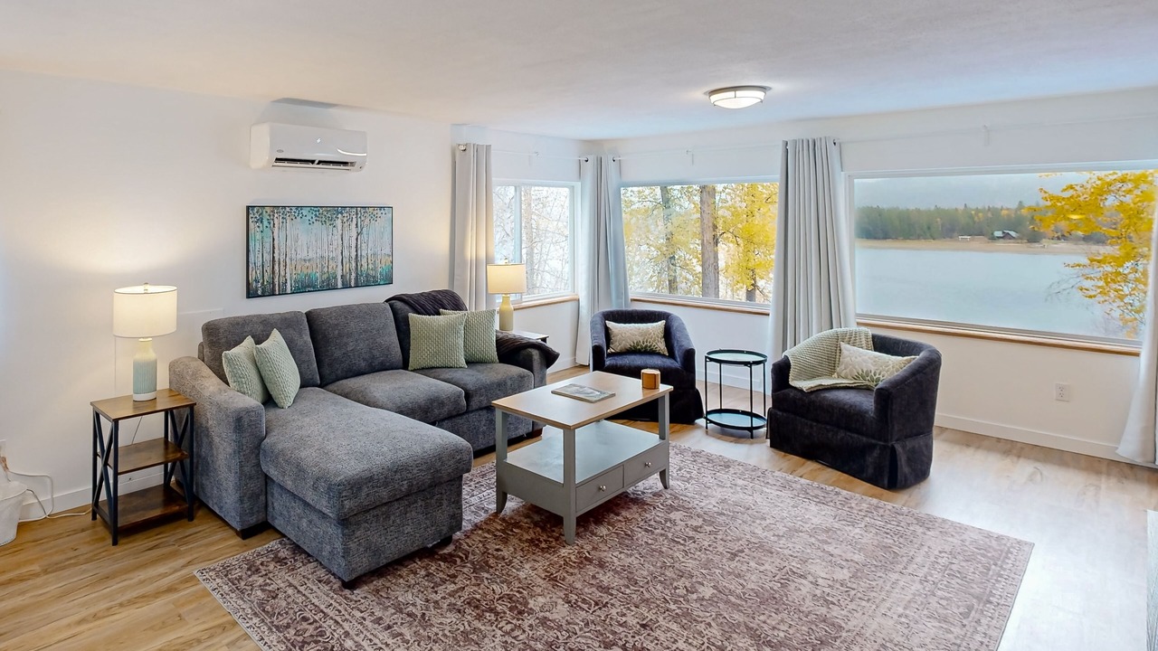 Photo of Livingroom in Sandpoint