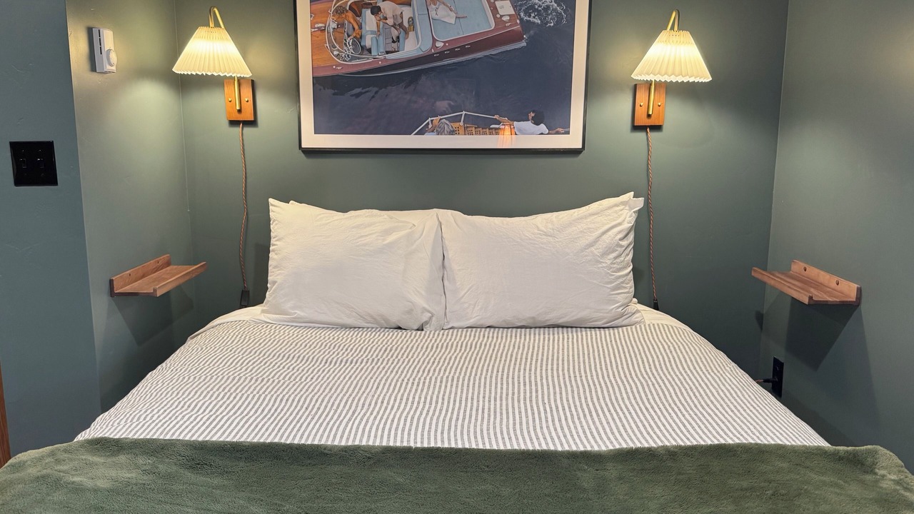 Photo of Bedroom in Garden District