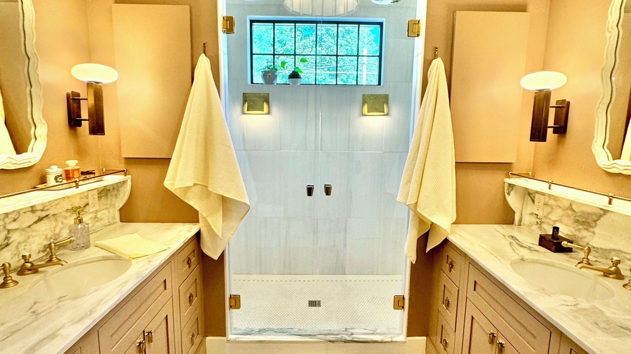 Photo of Bathroom in Garden District