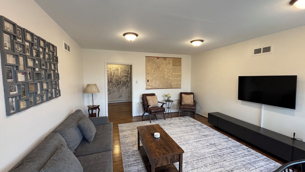 Photo of Livingroom in Berkley