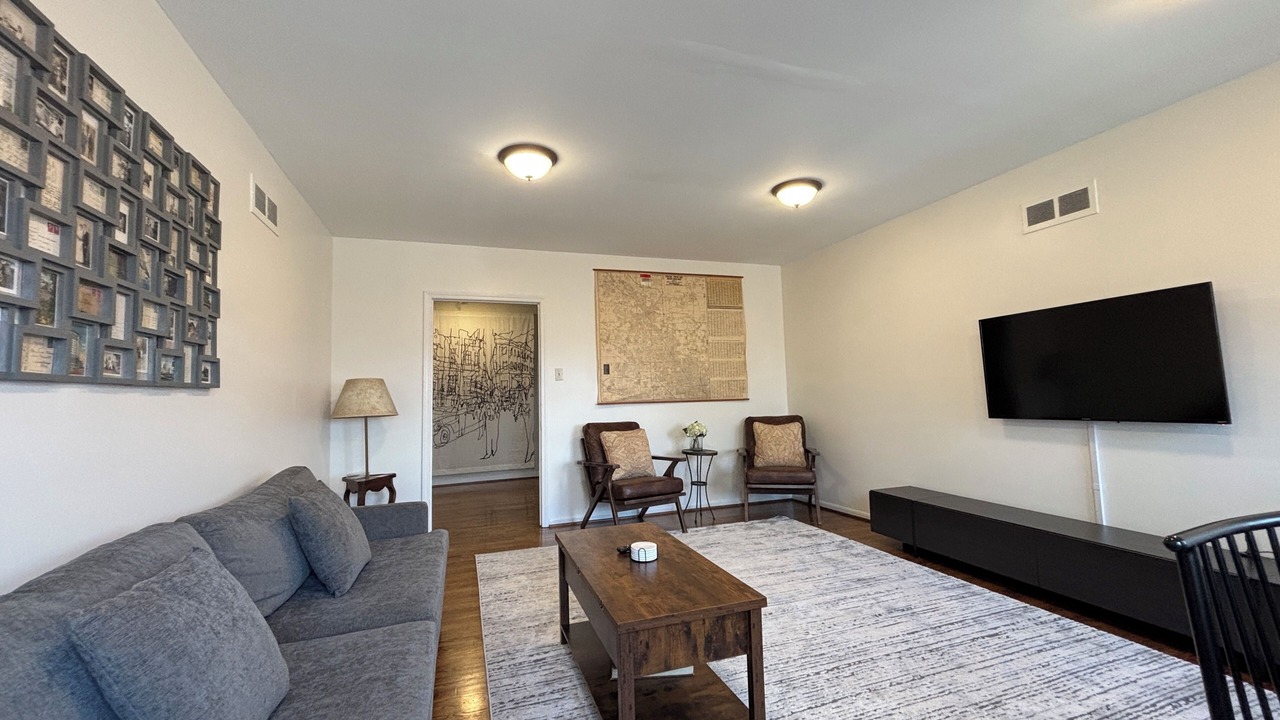 Photo of Livingroom in Berkley