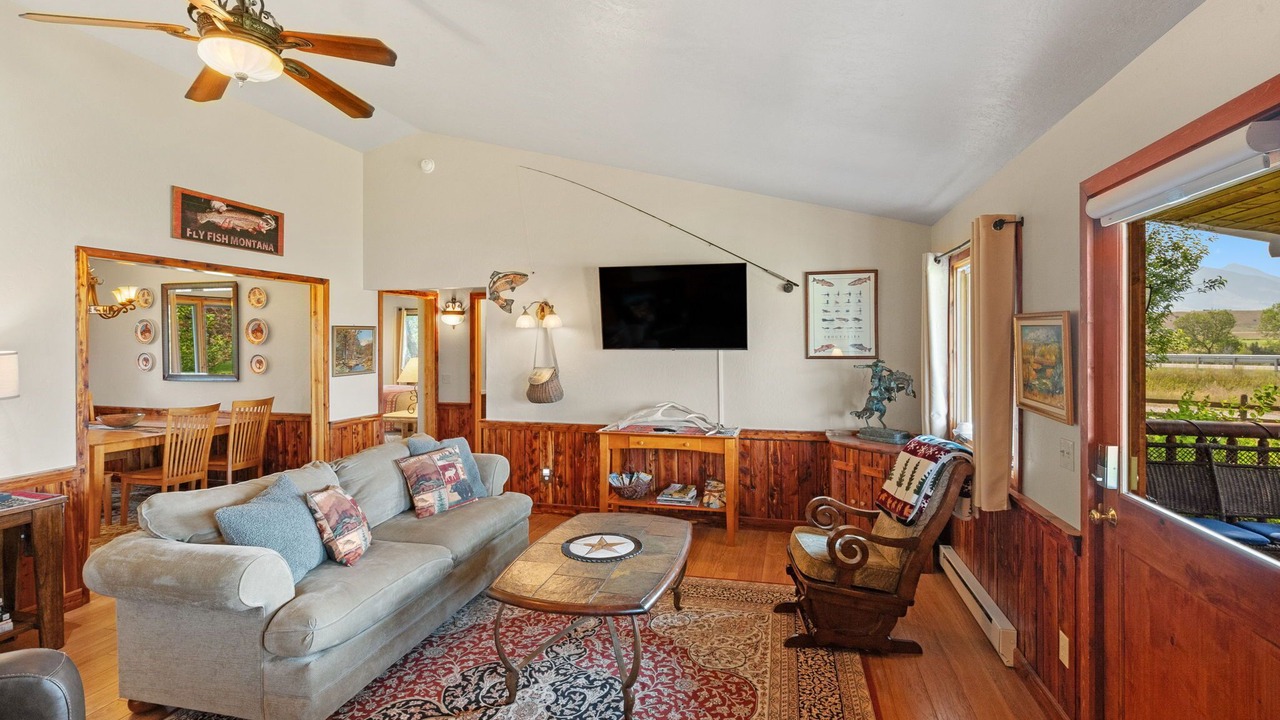 Photo of Livingroom in Livingston
