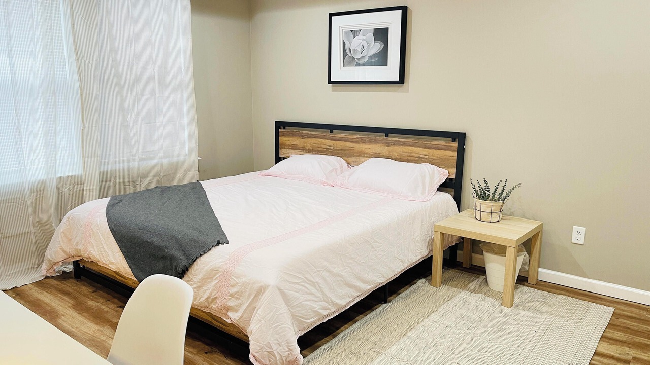 Photo of Bedroom in Audubon Park