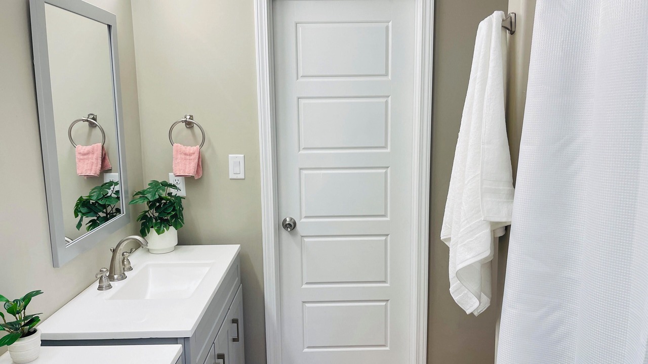 Photo of Bathroom in Audubon Park