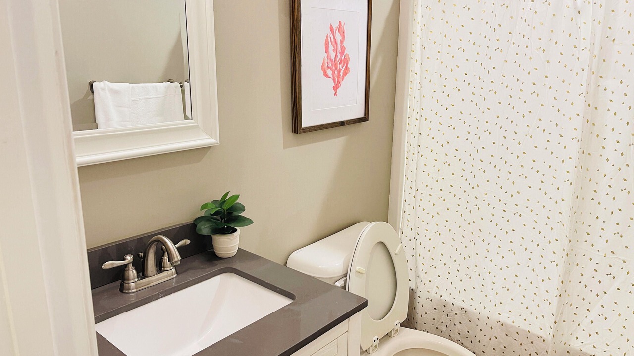 Photo of Bathroom in Audubon Park