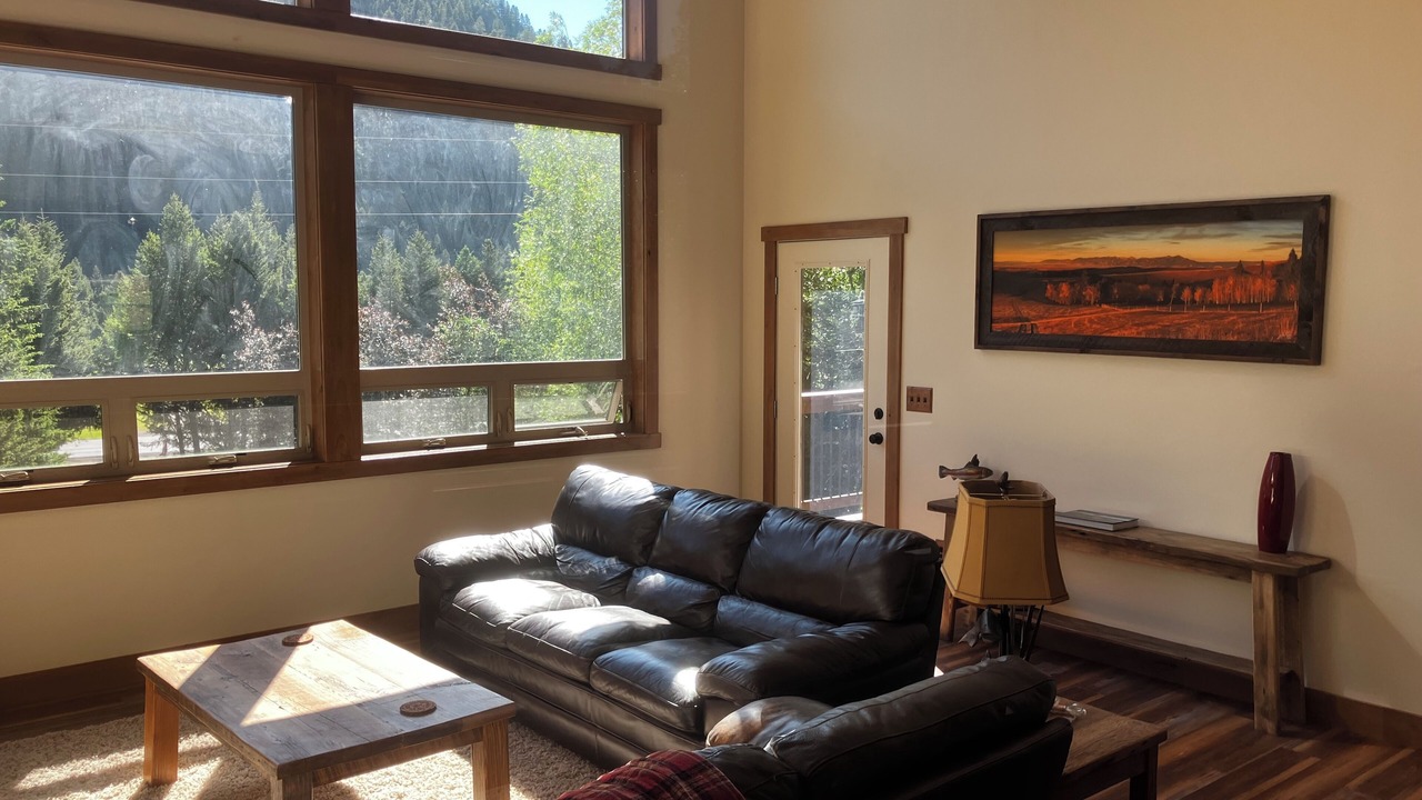 Photo of Livingroom in Gallatin Gateway
