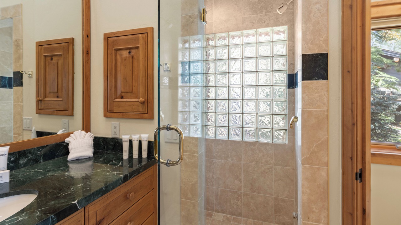 Photo of Bathroom in Granite Ridge