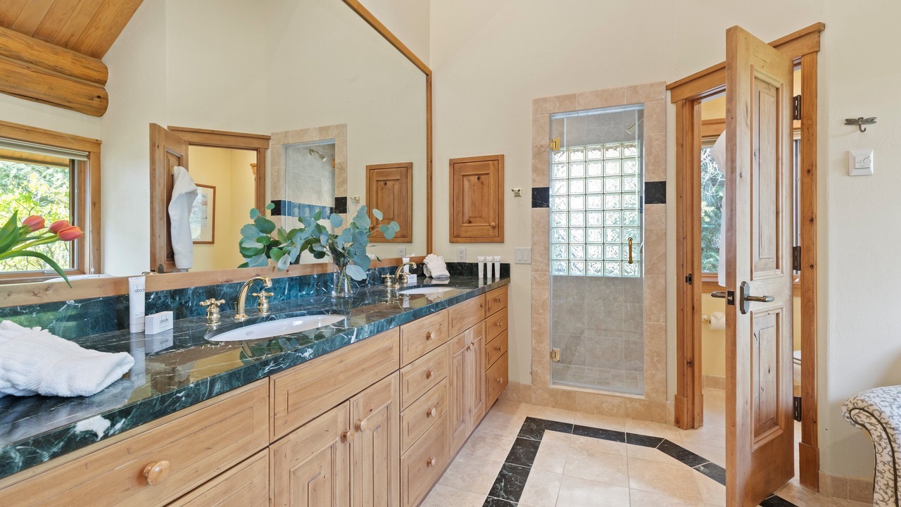 Photo of Bathroom in Granite Ridge