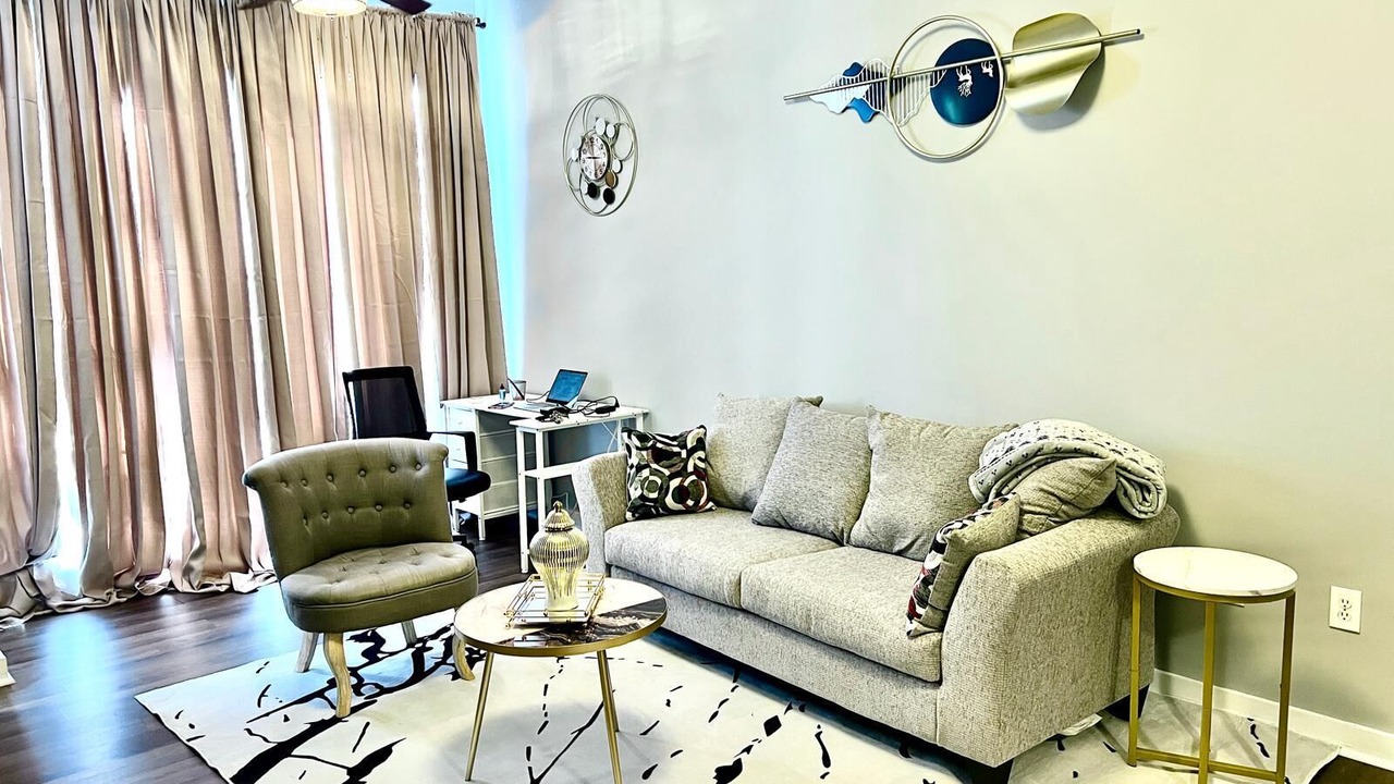Photo of Livingroom in Charlotte Center City
