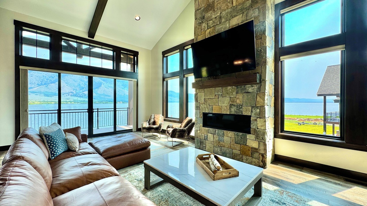 Photo of Livingroom in Island Park
