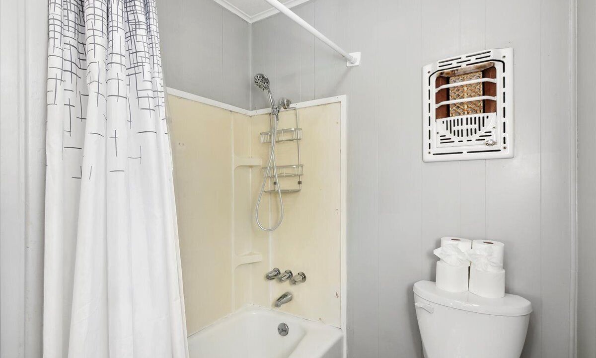 Photo of Bathroom in Port Neches
