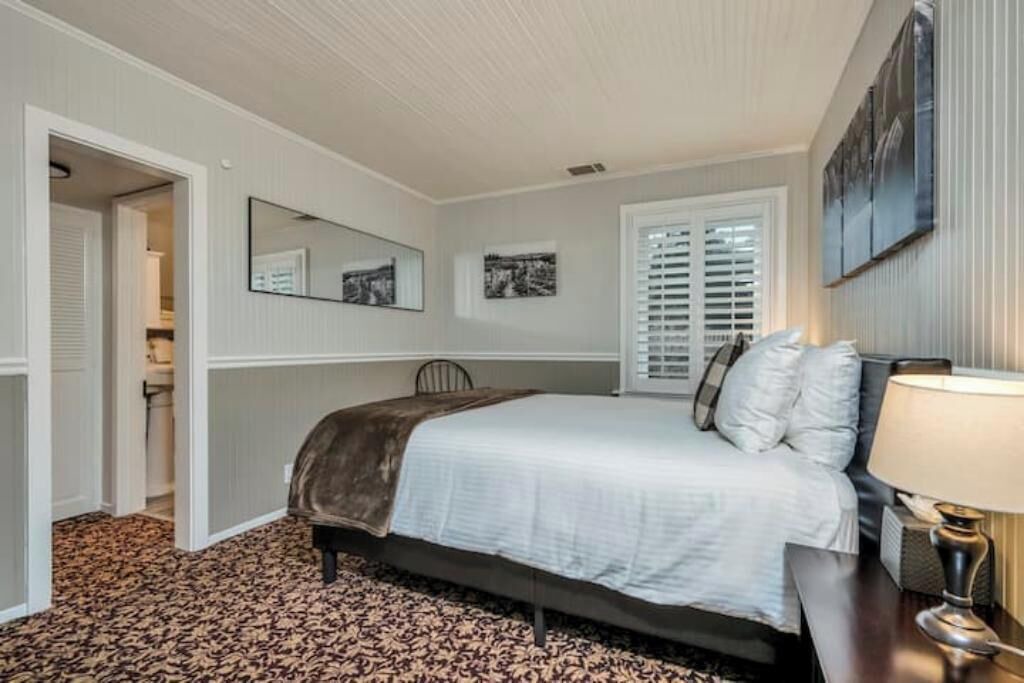 Photo of Bedroom in Calistoga