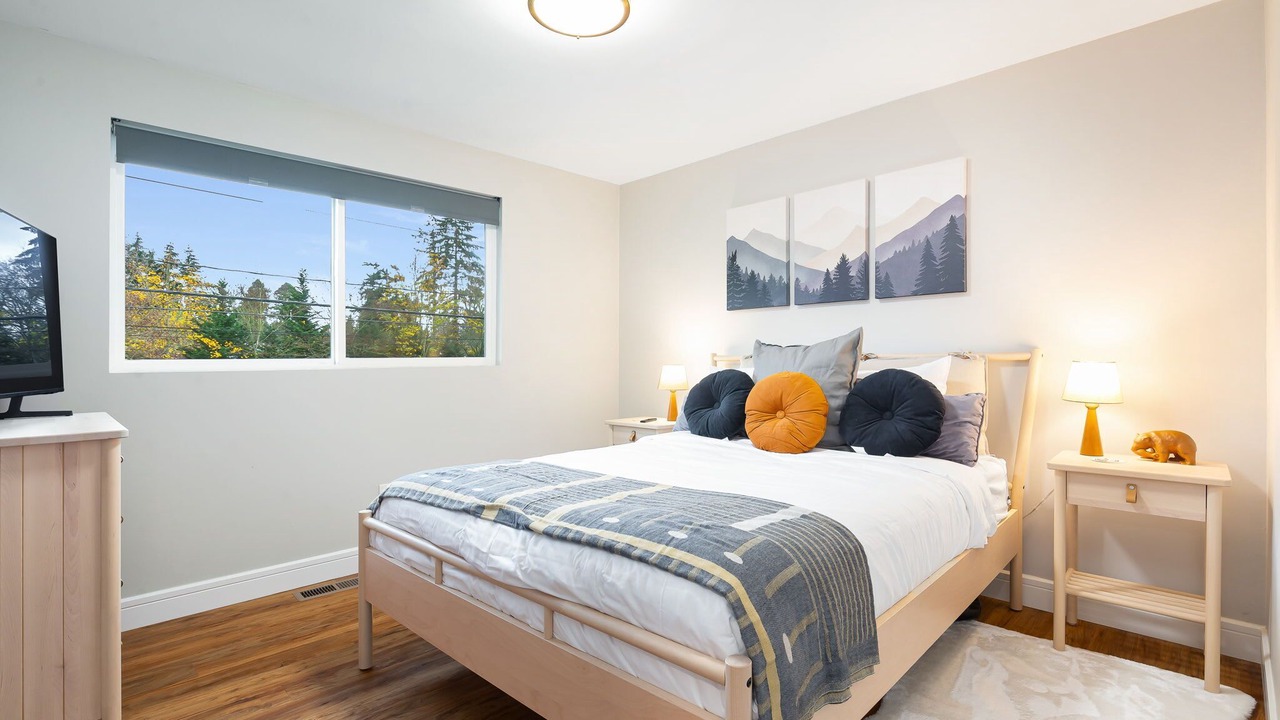 Photo of Bedroom in White Center