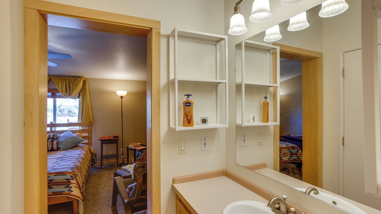Photo of Bathroom in Bluff