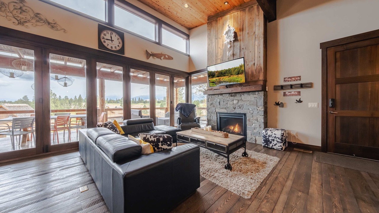Photo of Livingroom in Eureka