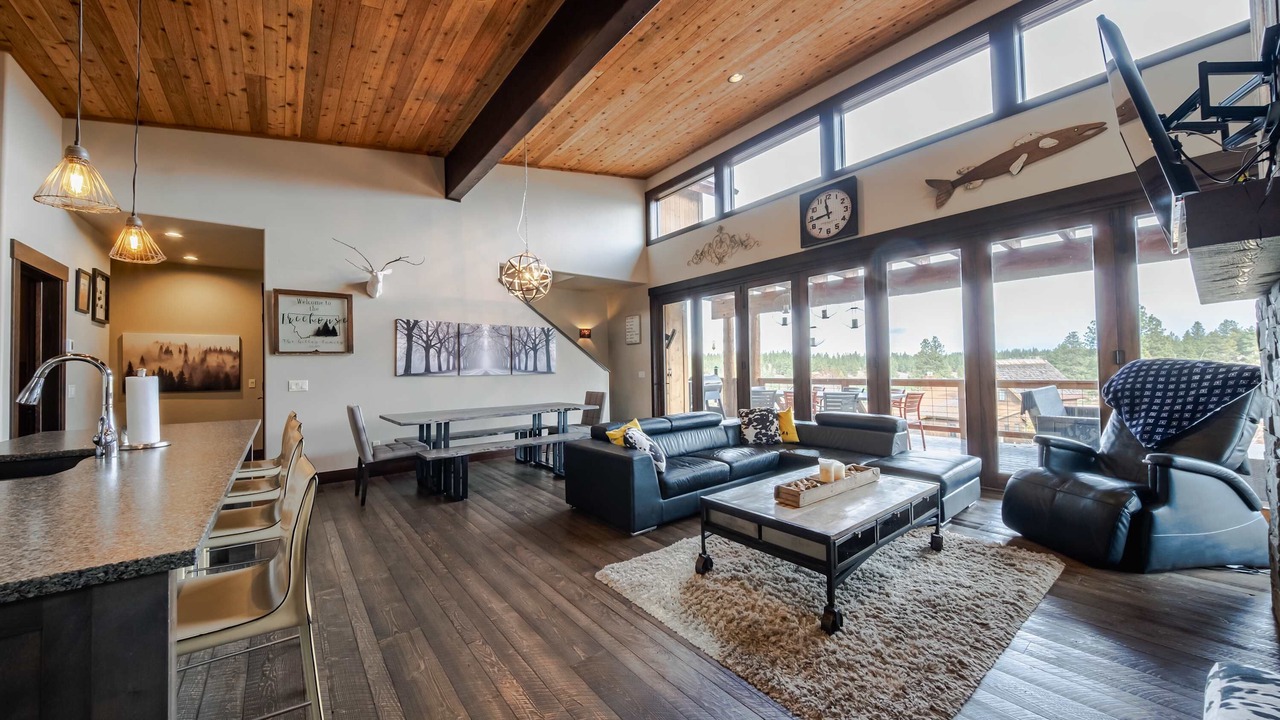 Photo of Livingroom in Eureka