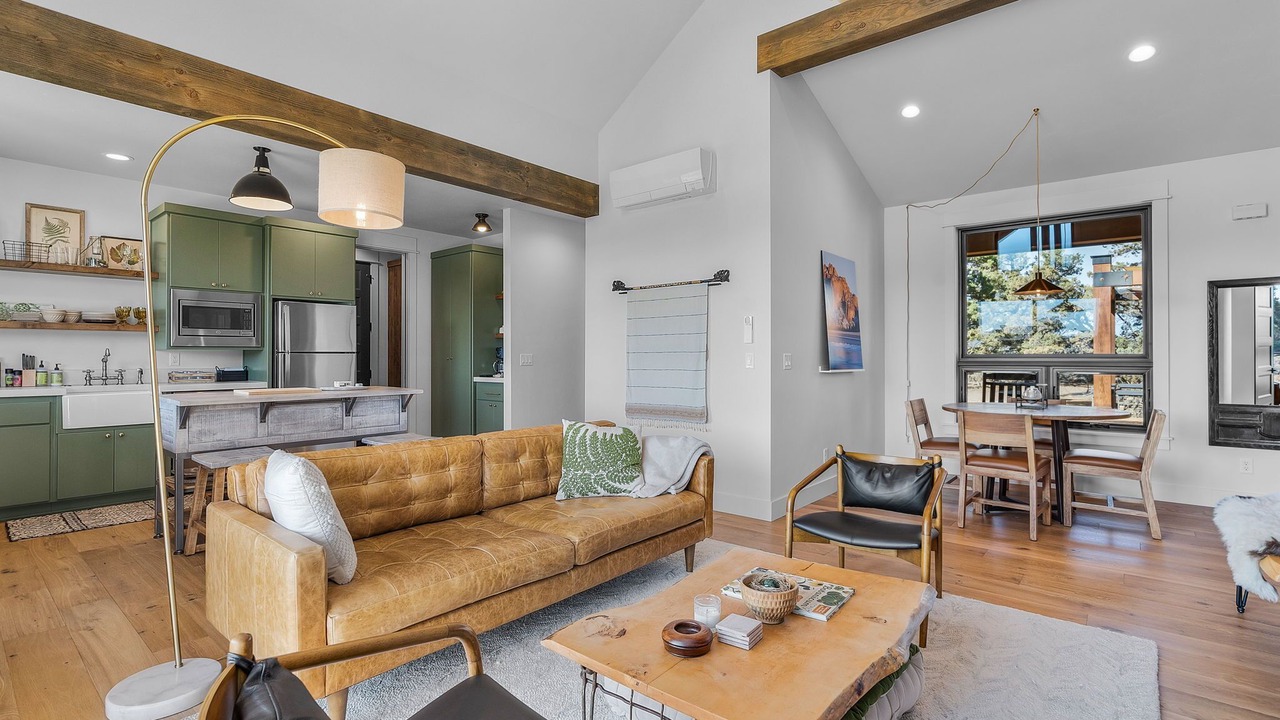 Photo of Livingroom in Powell Butte