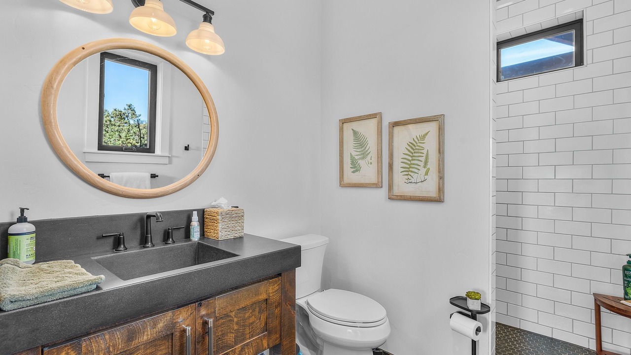 Photo of Bathroom in Powell Butte