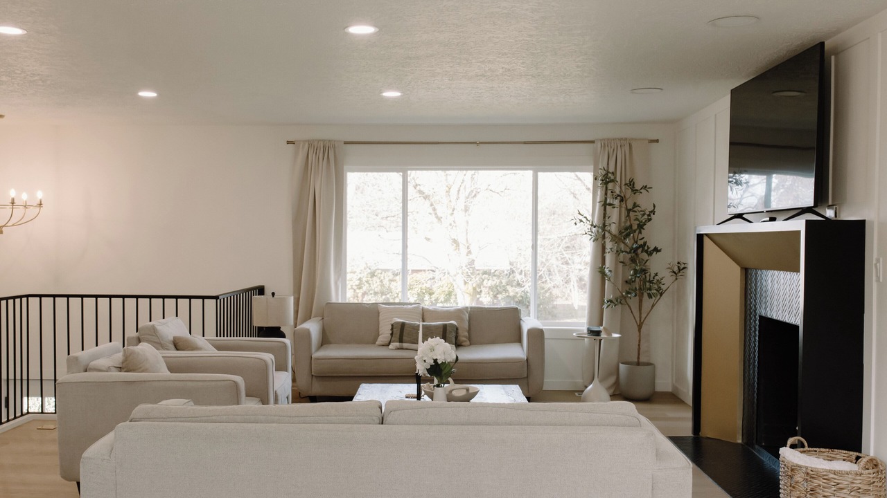 Photo of Livingroom in Hillsboro