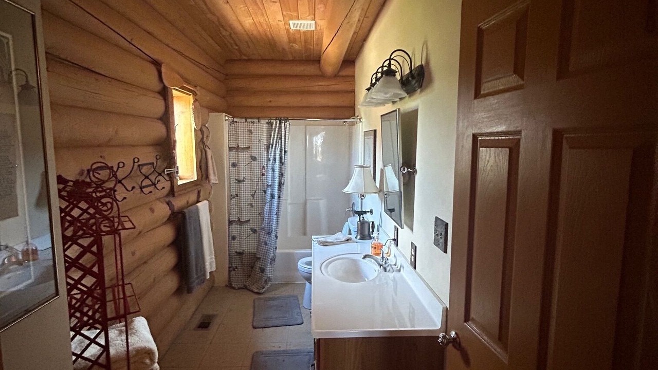 Photo of Bathroom in Fort Smith