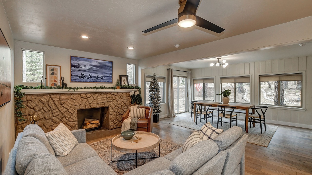Photo of Livingroom in Groom Creek