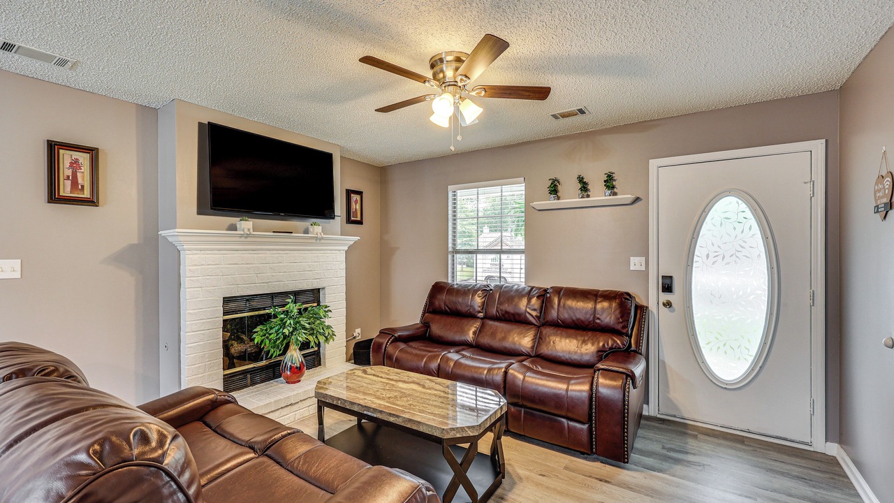 Photo of Livingroom in Mabelvale