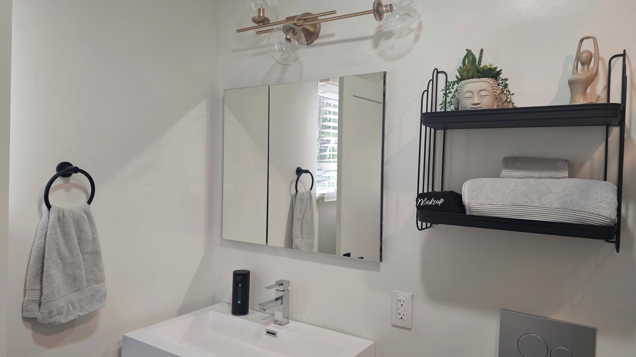 Photo of Bathroom in Sunland-Tujunga