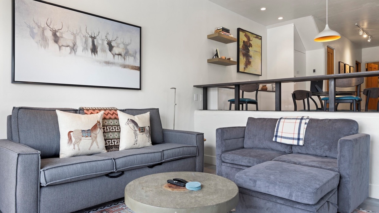 Photo of Livingroom in Spring Creek Ranch