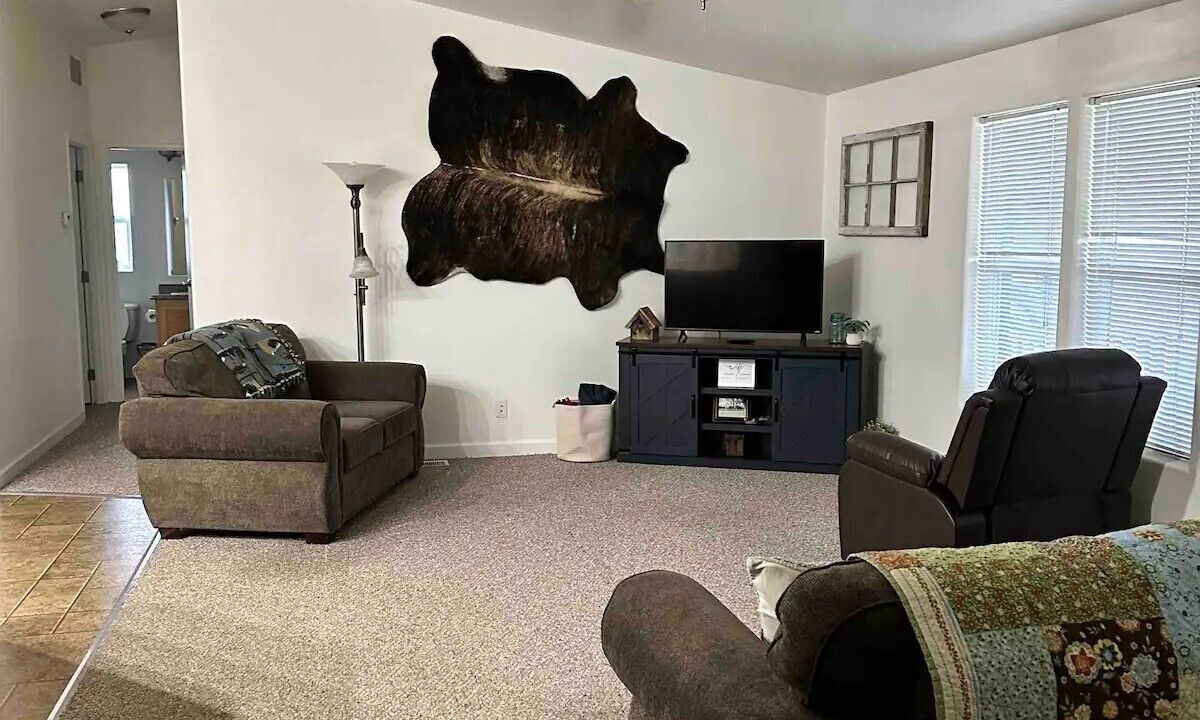 Photo of Livingroom in Bruneau