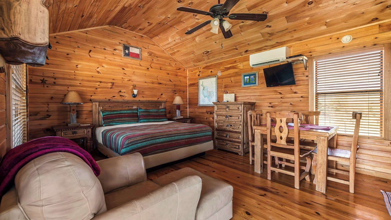 Photo of Livingroom in Fredericksburg