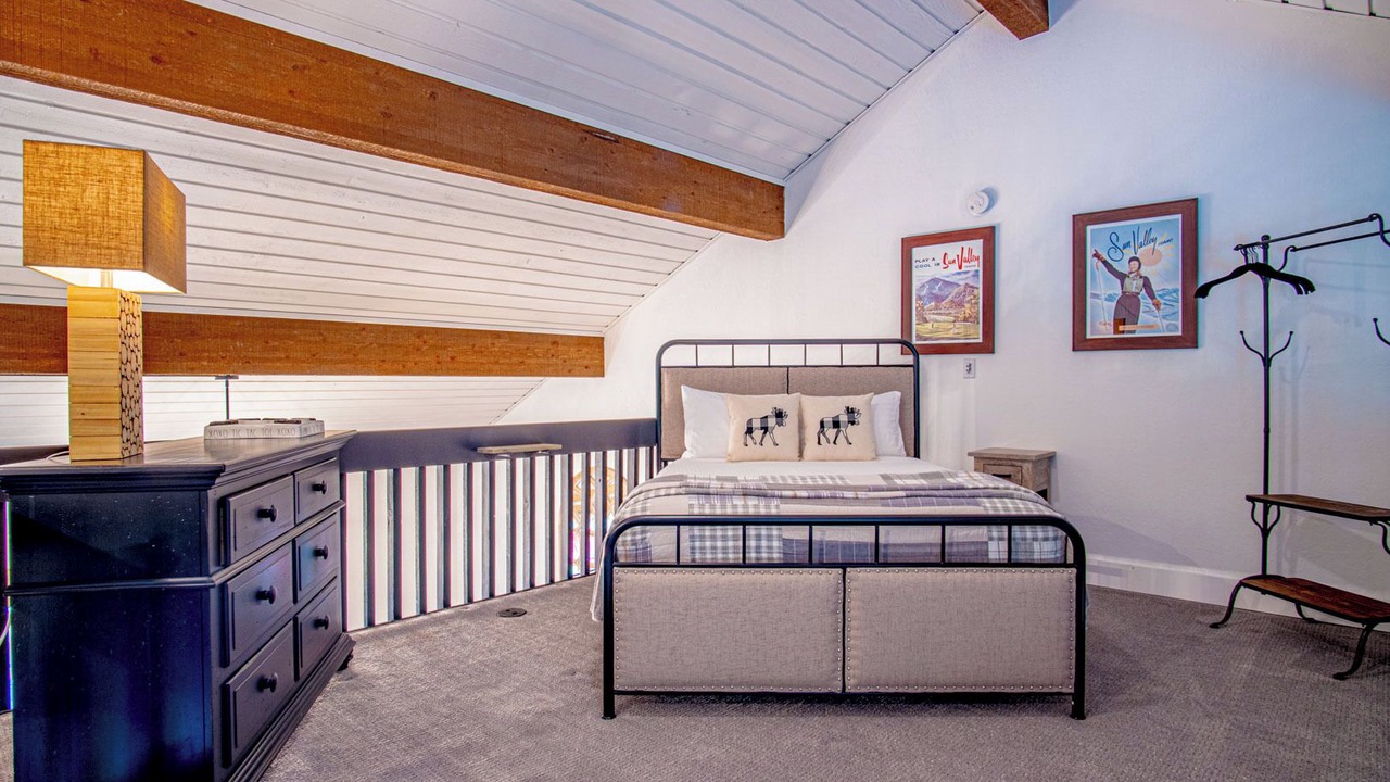 Photo of Bedroom in Elkhorn Village