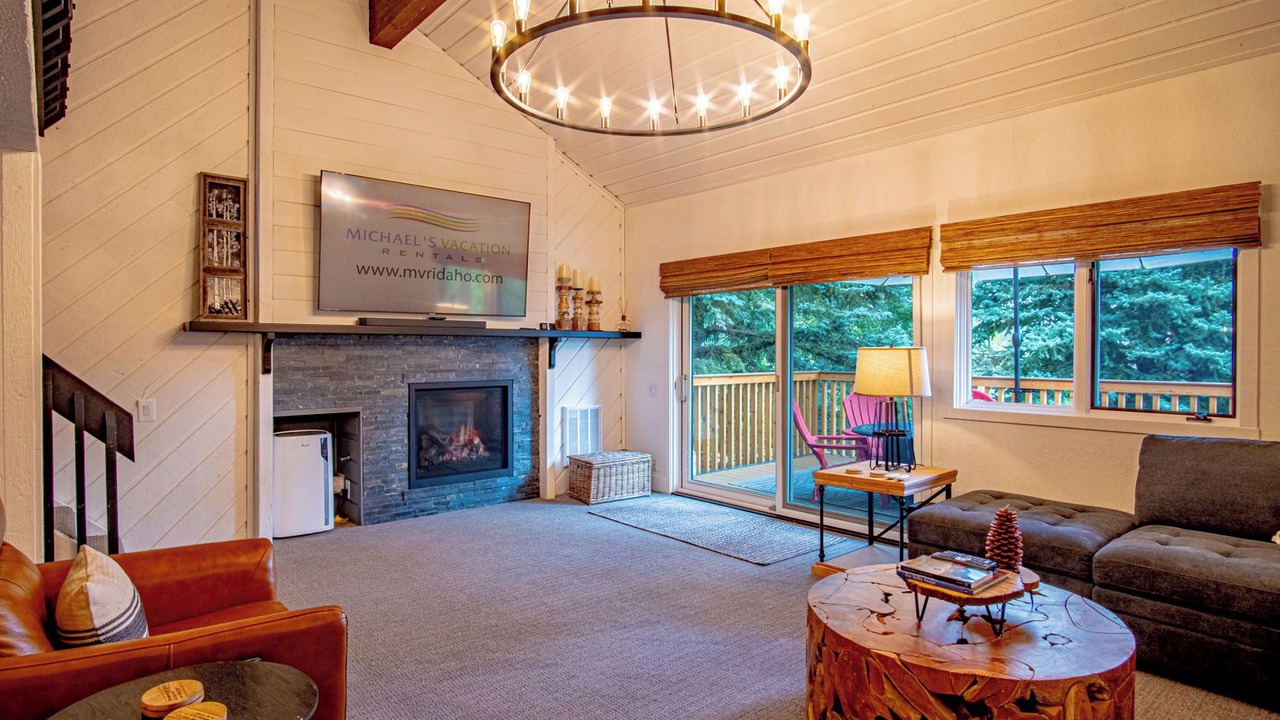 Photo of Livingroom in Elkhorn Village