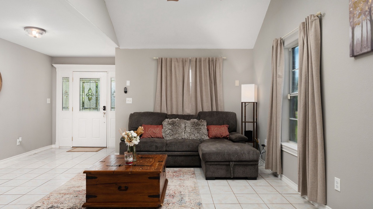 Photo of Livingroom in Olmito