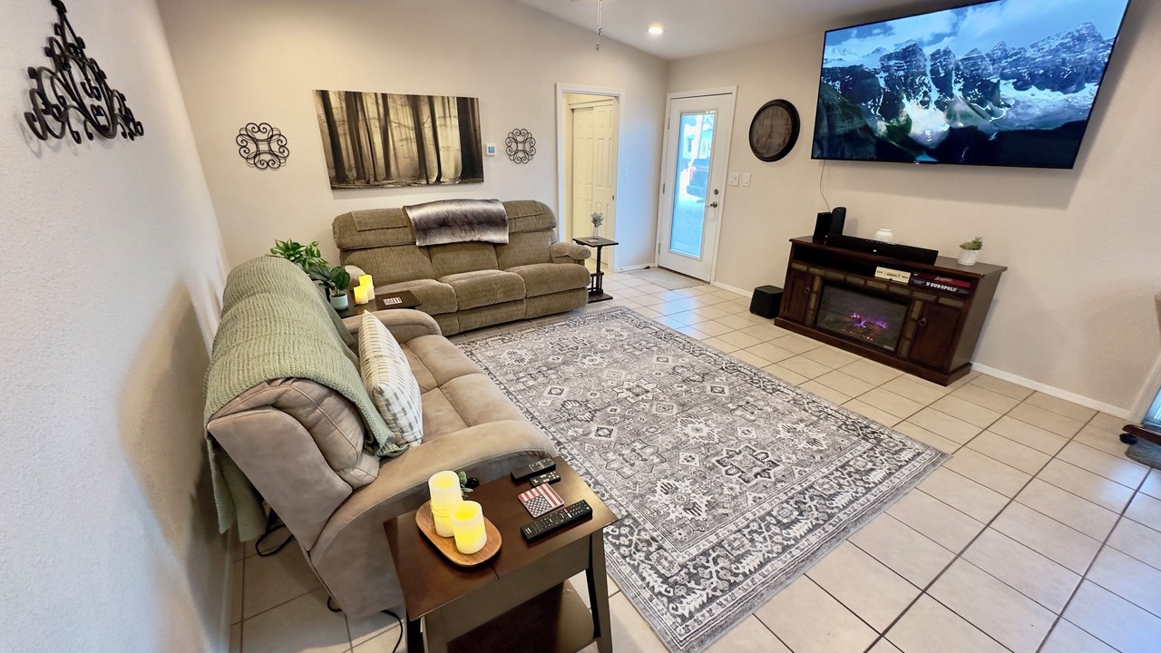 Photo of Livingroom in Foothills