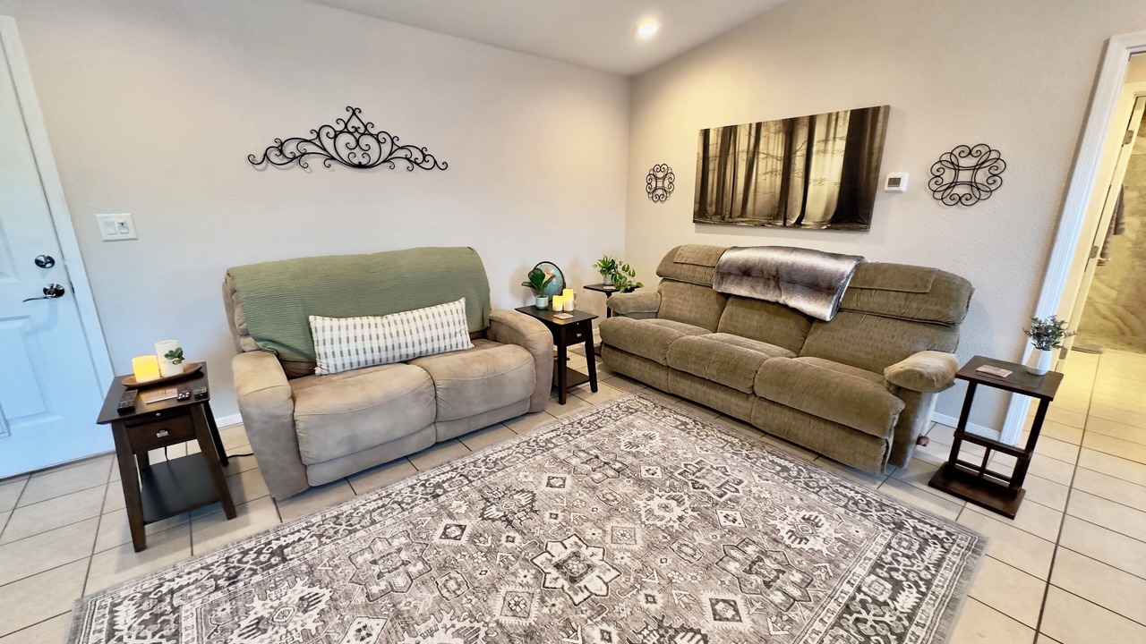 Photo of Livingroom in Foothills