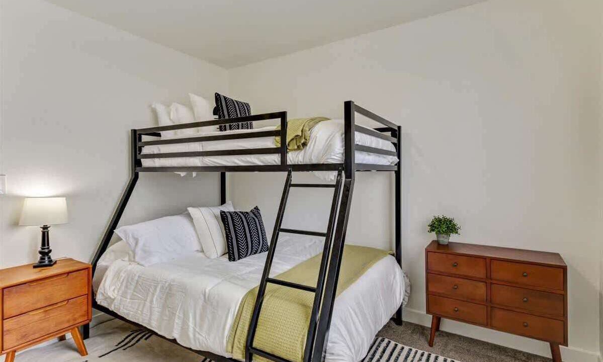Photo of Bedroom in Springville