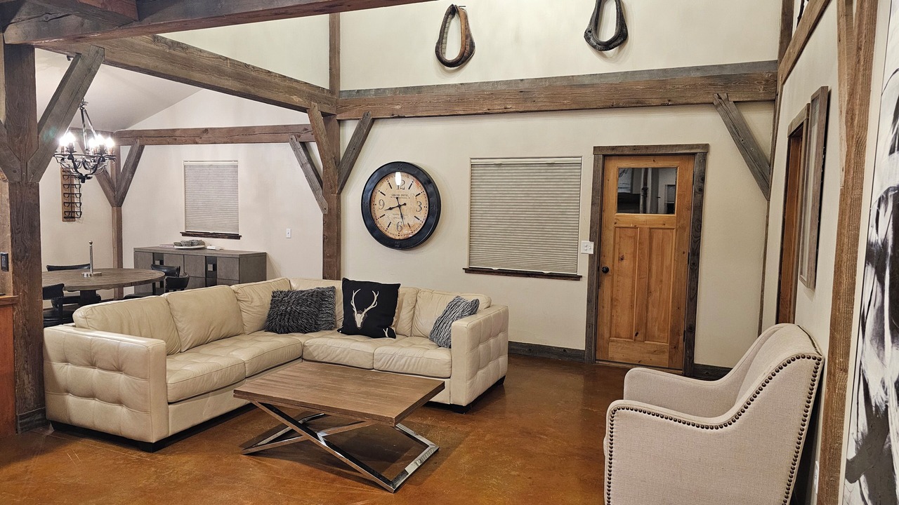 Photo of Livingroom in Ramshorn View Estates