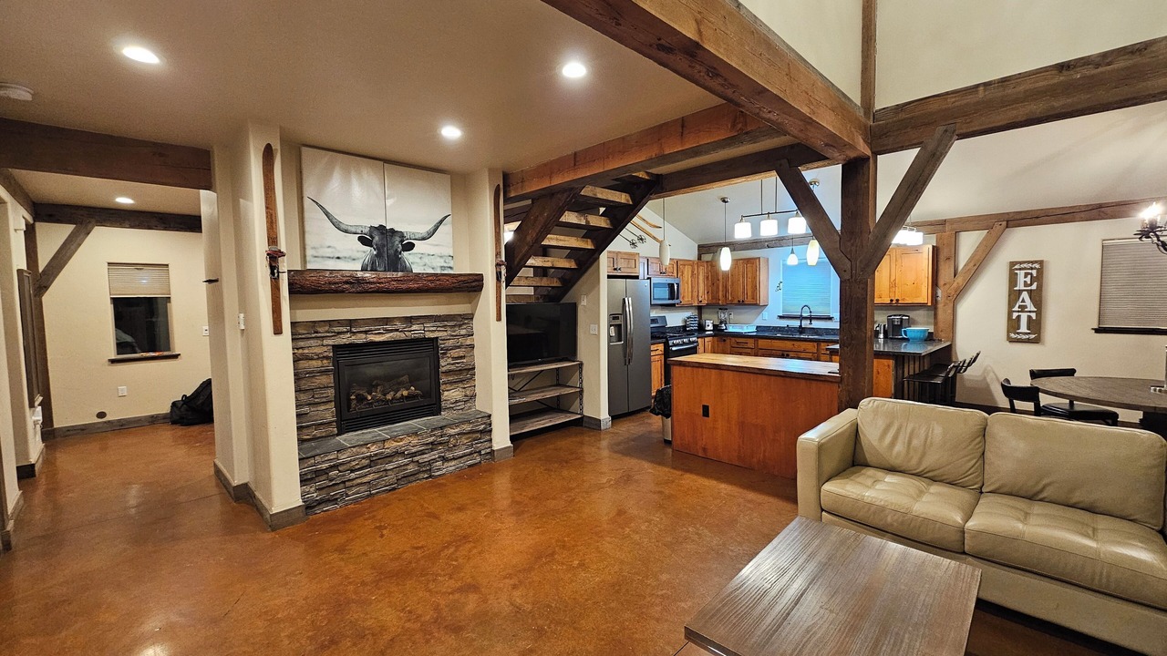 Photo of Livingroom in Ramshorn View Estates