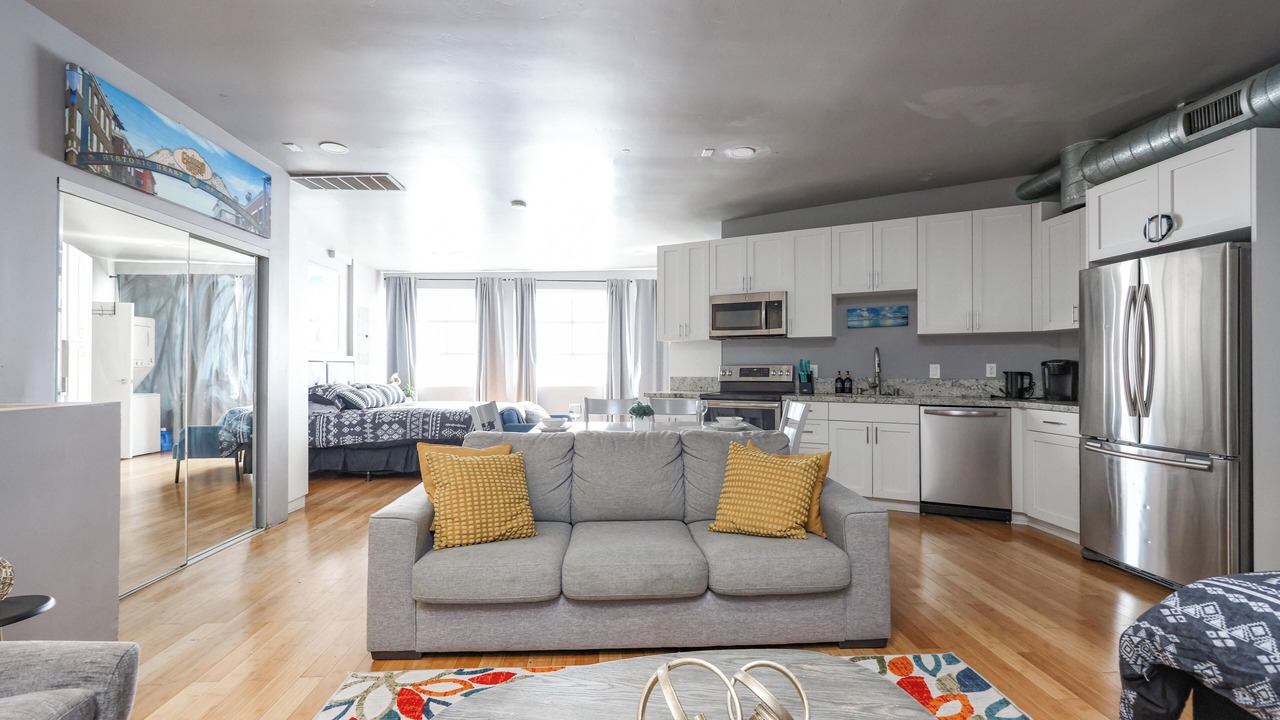 Photo of Livingroom in Cortez Hill