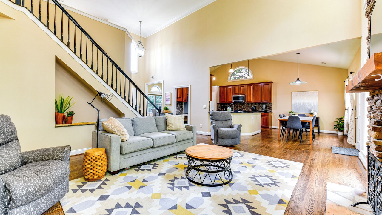 Photo of Livingroom in Huntersville