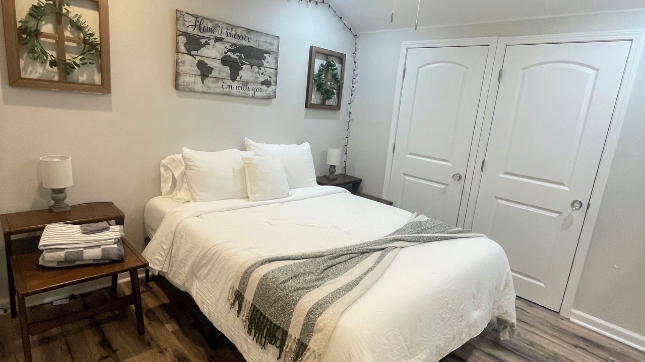 Photo of Bedroom in Pine Forest